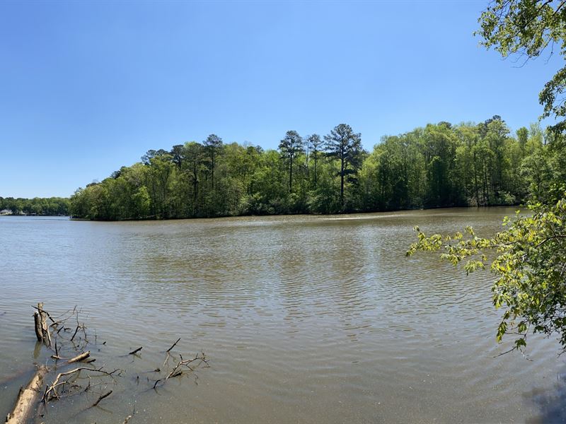 Lake Sinclair Lakefront 2.29 ac Lot for Sale in Milledgeville