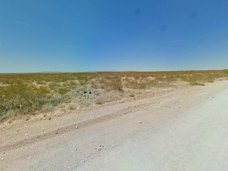 .23 Acre in El Paso County, Texas : El Paso : El Paso County : Texas