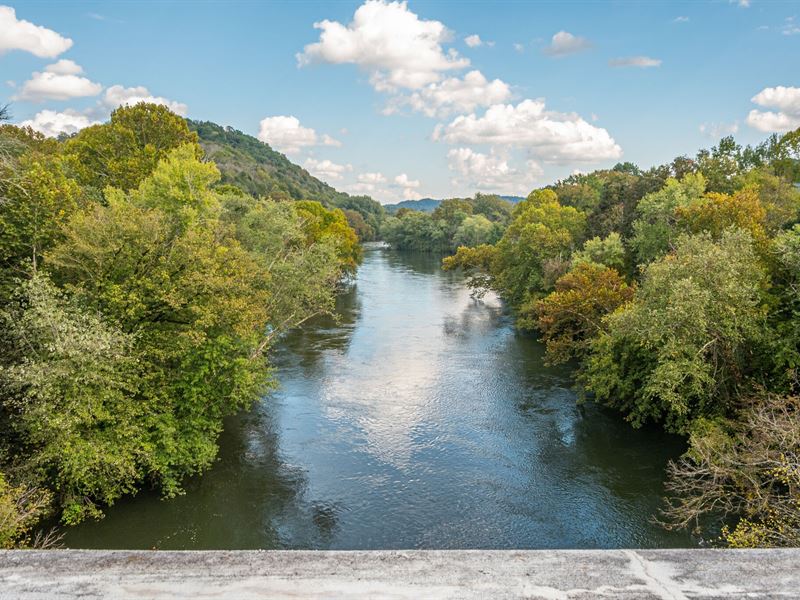Incredible 12 Acres on Caney Fork : Lancaster : Smith County : Tennessee