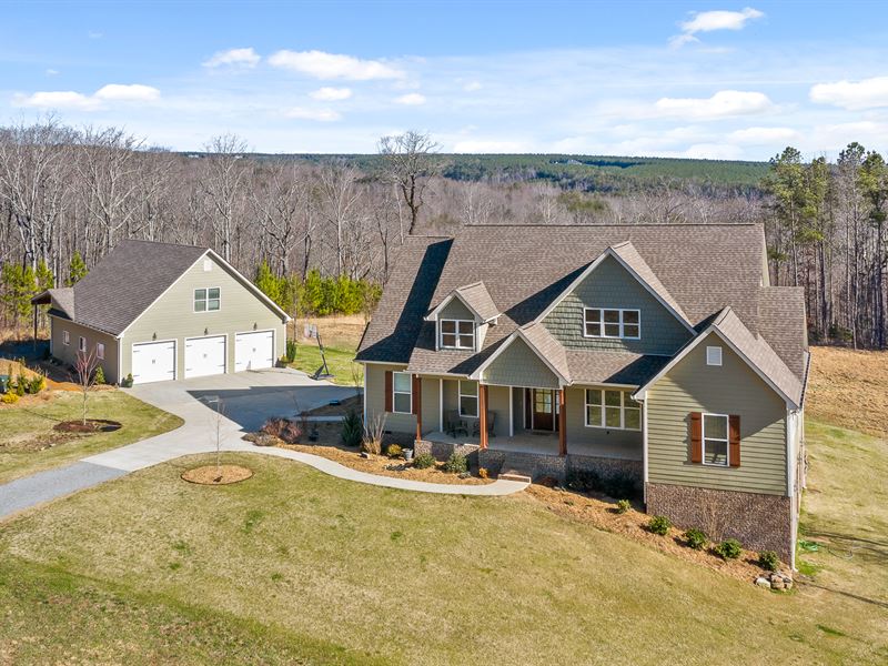 Mini-Farm in Gated Community : Signal Mountain : Sequatchie County : Tennessee