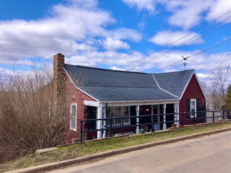 .11 Acre Home in Buffalo County : Alma : Buffalo County : Wisconsin