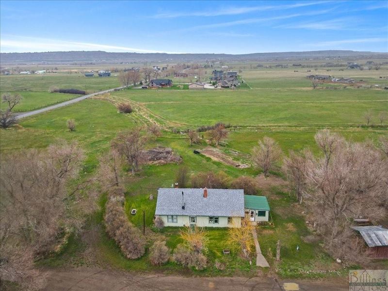 Home and 10 Acres in Park City, MT : Park City : Yellowstone County : Montana