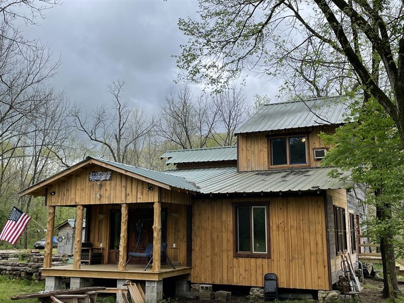 Waterfront Cabin in Eminence, MO : Eminence : Shannon County : Missouri