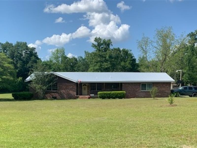 Spacious 4 Bedroom, 2 Bath Home : Live Oak : Suwannee County : Florida