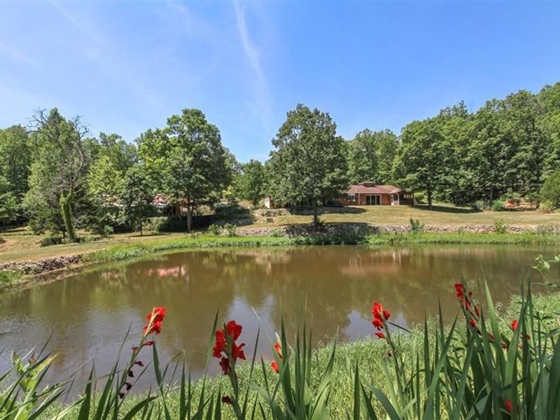 Home with Spring Fed Lake : West Plains : Howell County : Missouri