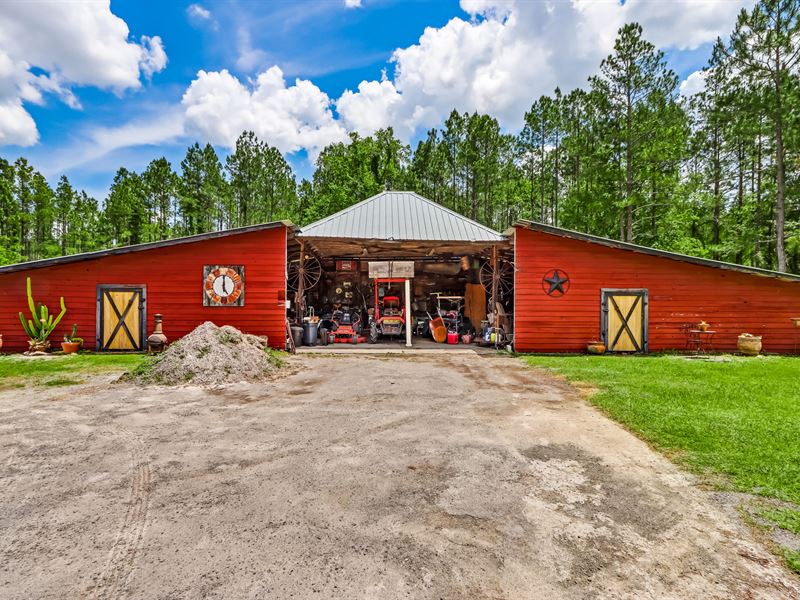 Bed and Breakfast, Pool and Barn Lot for Sale in Hilliard, Nassau