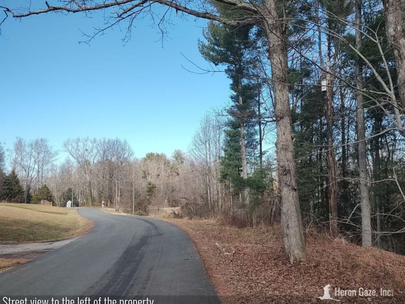 Lot Near Mountains with City Water : North Wilkesboro : Wilkes County : North Carolina