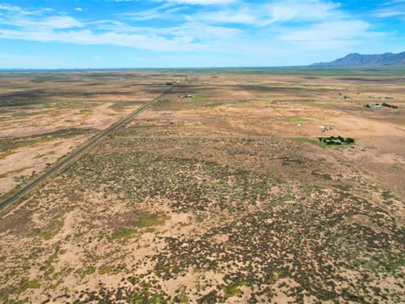 Almost 10 Ac No Zoning Restrictions : Deming : Luna County : New Mexico