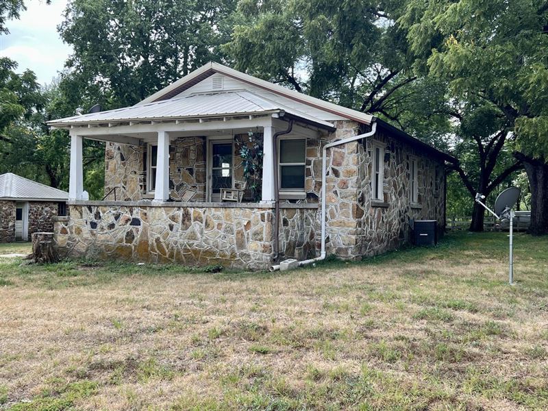 Cozy Rock House on 15 Acres in Gree : Willard : Greene County : Missouri