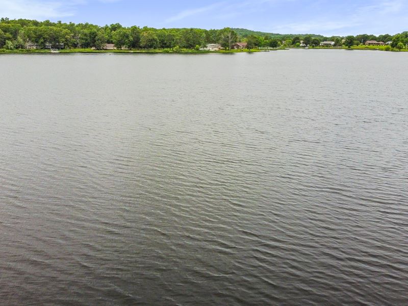 4.5 Acre Homesite in Arrowhead Lake : West Plains : Howell County : Missouri