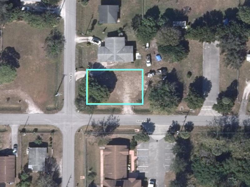 Affordable Corner Lot in Beach Town : Fort Pierce : Saint Lucie County : Florida