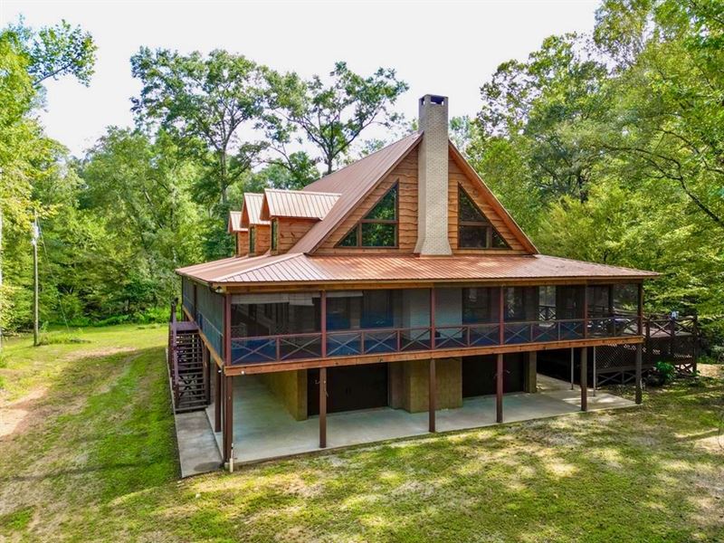 3 Bed/2.5 Bath Lodge for Sale On Cr : Gloster : Amite County : Mississippi