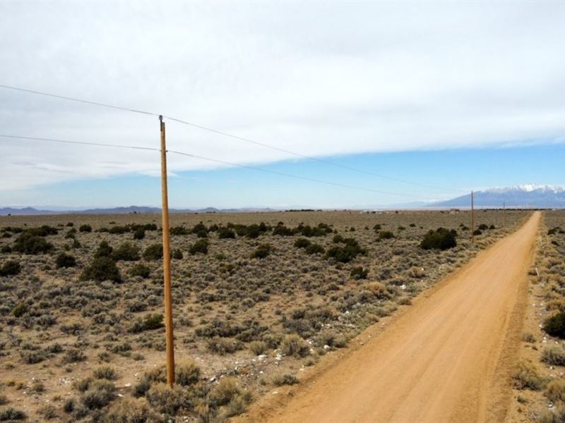 Land with Powerline and Road Access : San Luis : Costilla County : Colorado