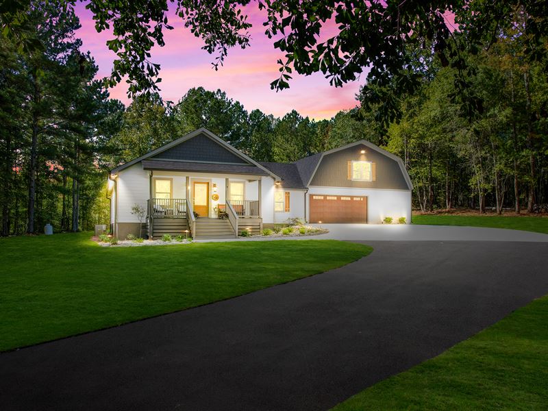 Stunning Country Home On 6.3 Acres : Forsyth : Monroe County : Georgia