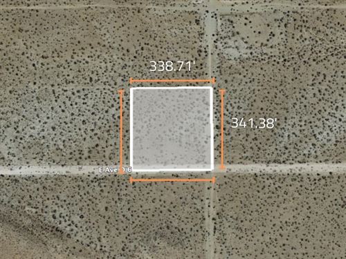 2.64 Ac in Los Angeles County, CA : Lancaster : Los Angeles County : California