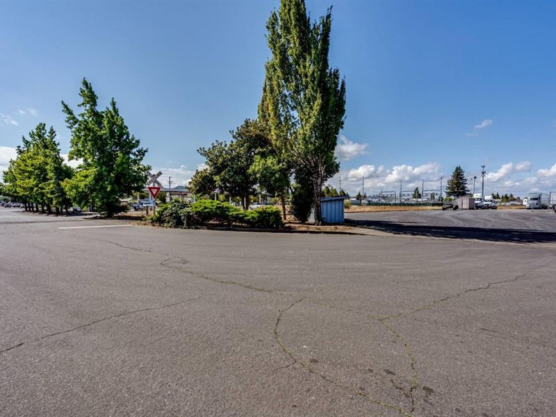 30th St, Springfield, OR : Springfield : Lane County : Oregon