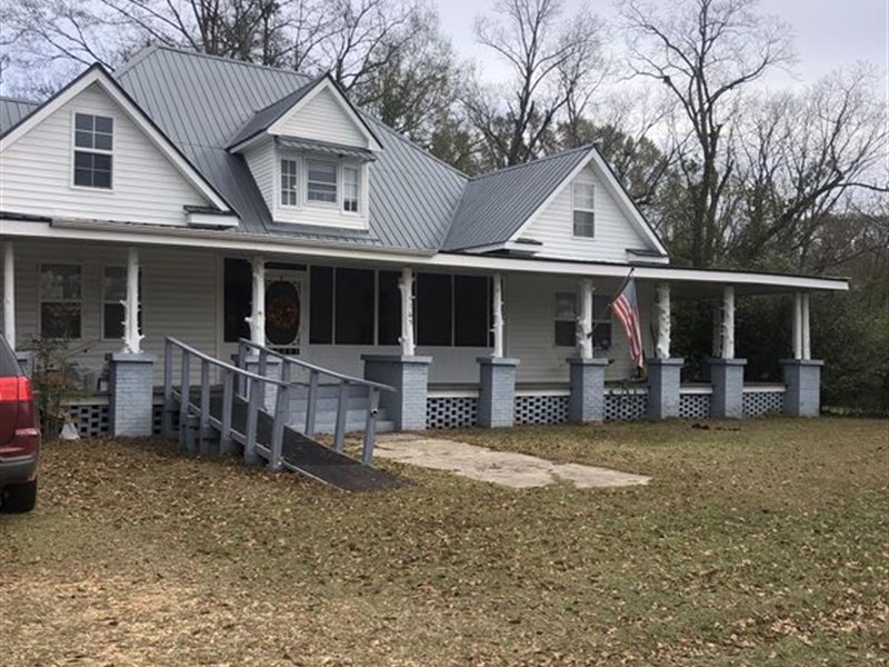 Beautiful Home in Sellers Community : Lapine : Montgomery County : Alabama
