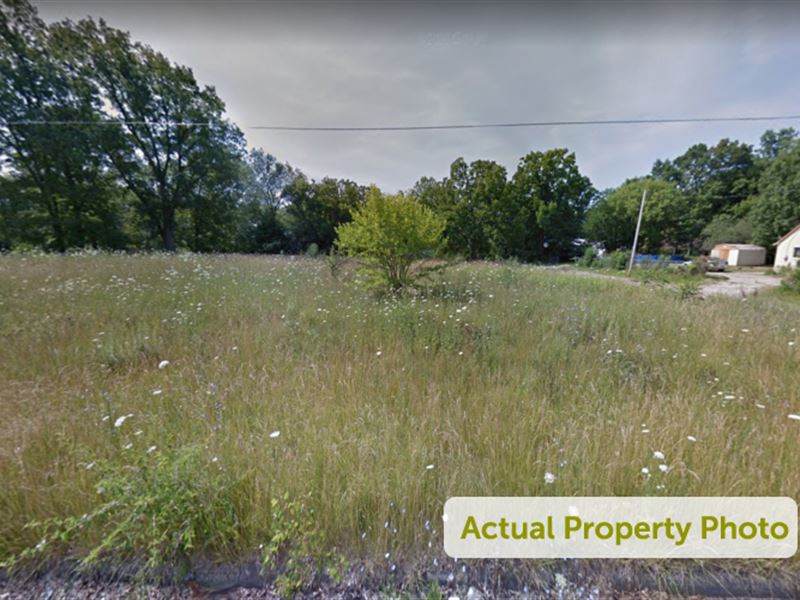 Cleared Corner Lot with Utilities : Flint : Genesee County : Michigan