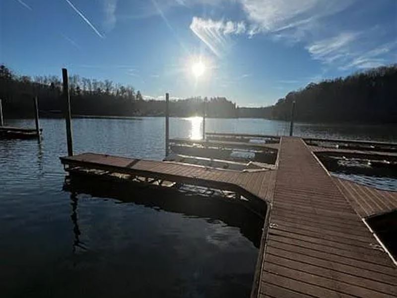 Includes a Deeded Boat Slip : Nebo : McDowell County : North Carolina