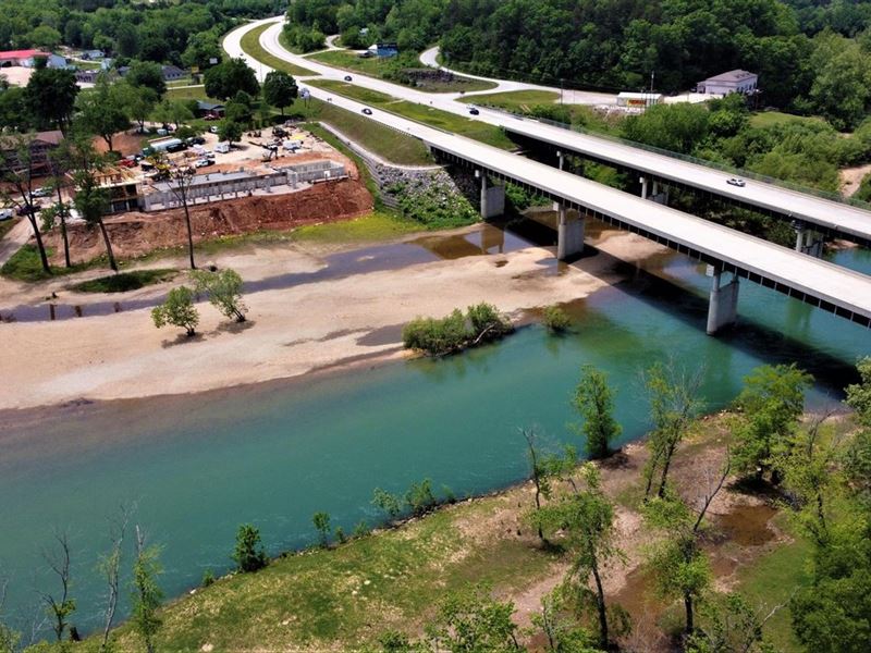 Current River Frontage : Van Buren : Carter County : Missouri