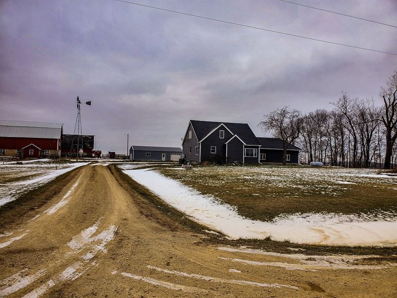 Hobby Farm & 10 Ac in Pierce County : Maiden Rock : Pierce County : Wisconsin