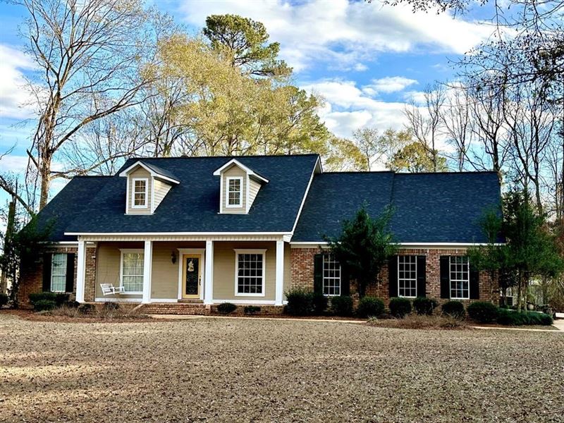 Pristine 1993 Traditional Home : Liberty : Amite County : Mississippi