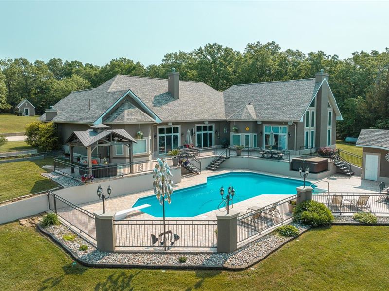 Ultimate Living : Holts Summit : Callaway County : Missouri
