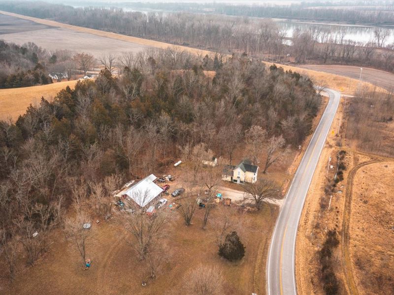Bluffton Barn and Home : Rhineland : Montgomery County : Missouri
