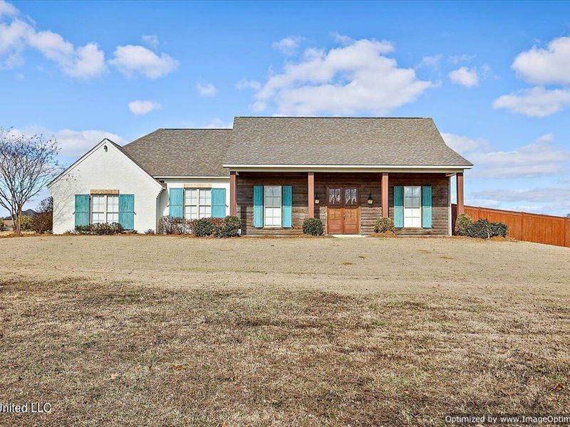 Farmhouse on 5.47 Ac in Flora, MS : Flora : Madison County : Mississippi