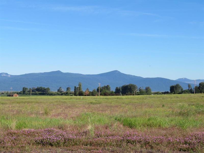 Agency Lake & Cascade Views : Chiloquin : Klamath County : Oregon