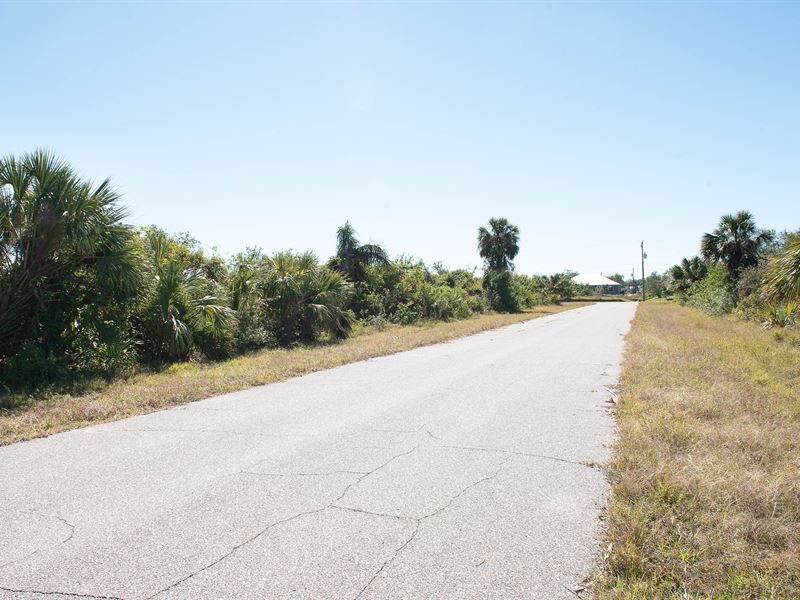 Near Creek, Paved Road Access : Port Charlotte : Charlotte County : Florida