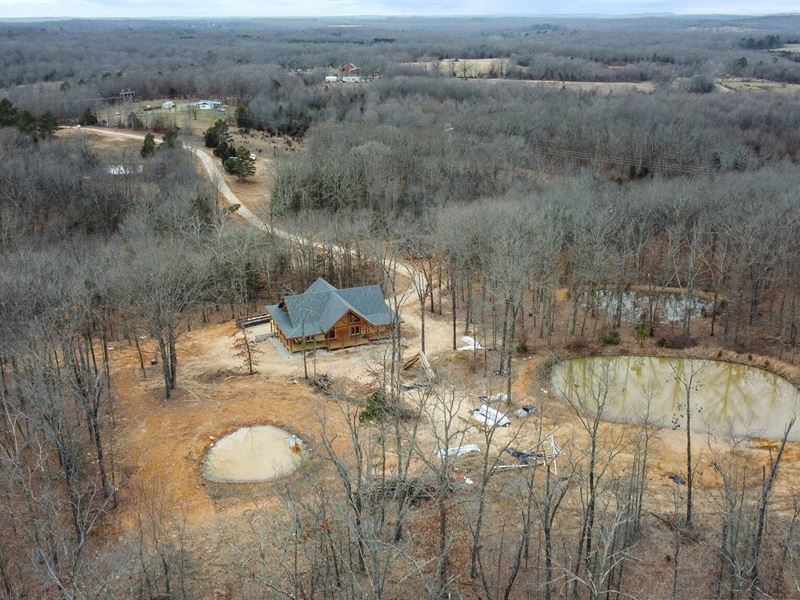 Custom Log Home, Private Setting : West Plains : Howell County : Missouri