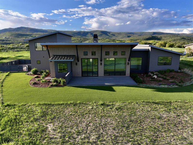 Mountain Luxury Home Near Aspen : Carbondale : Garfield County : Colorado