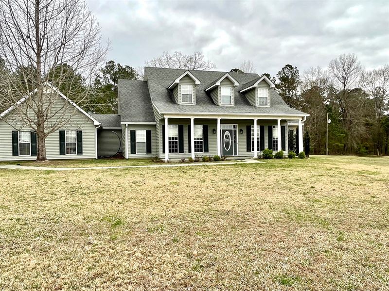 Beautiful Chesson Hills Home : Fitzpatrick : Macon County : Alabama