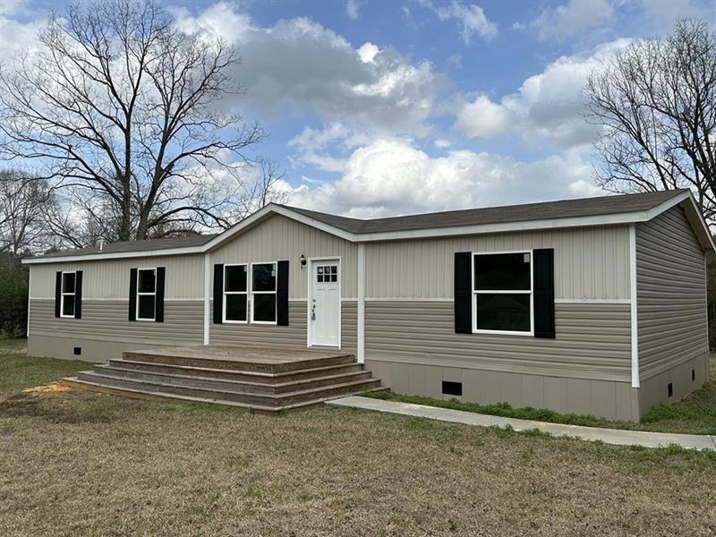Brand New Clayton Home On 1 Acre : Summit : Pike County : Mississippi