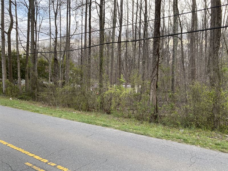 1.5 Acre for Single Family Res : Winston Salem : Forsyth County : North Carolina