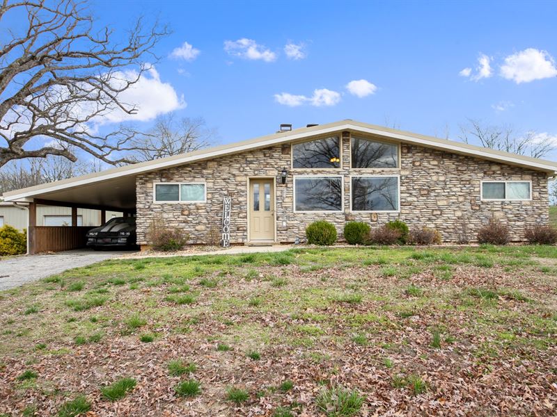 Beautiful Contemporary Home in Town : West Plains : Howell County : Missouri