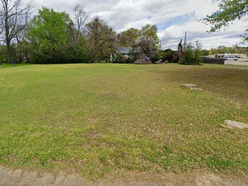 A Comfortable Living : Texarkana : Bowie County : Texas