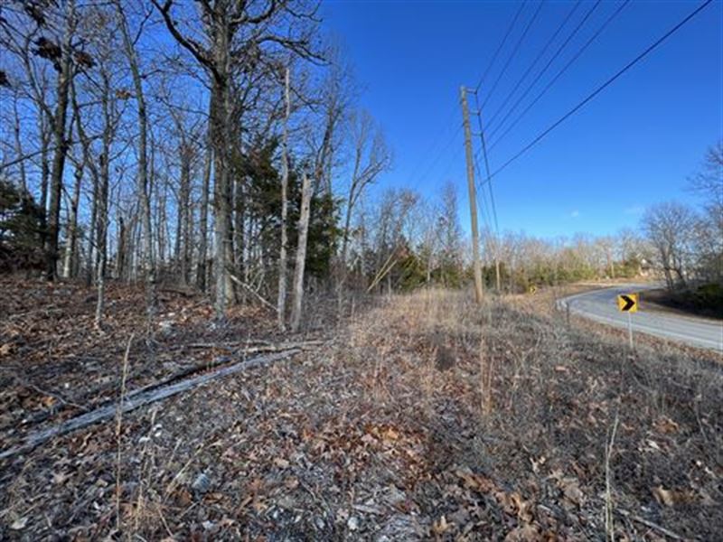 .3 Acre Surrounded by Lakes in AR : Horseshoe Bend : Izard County : Arkansas