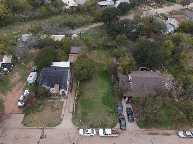 A Property with Attractive Features : Wichita Falls : Wichita County : Texas
