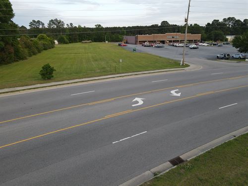 Grocery-Anchored Commercial Lot : Wilson : North Carolina