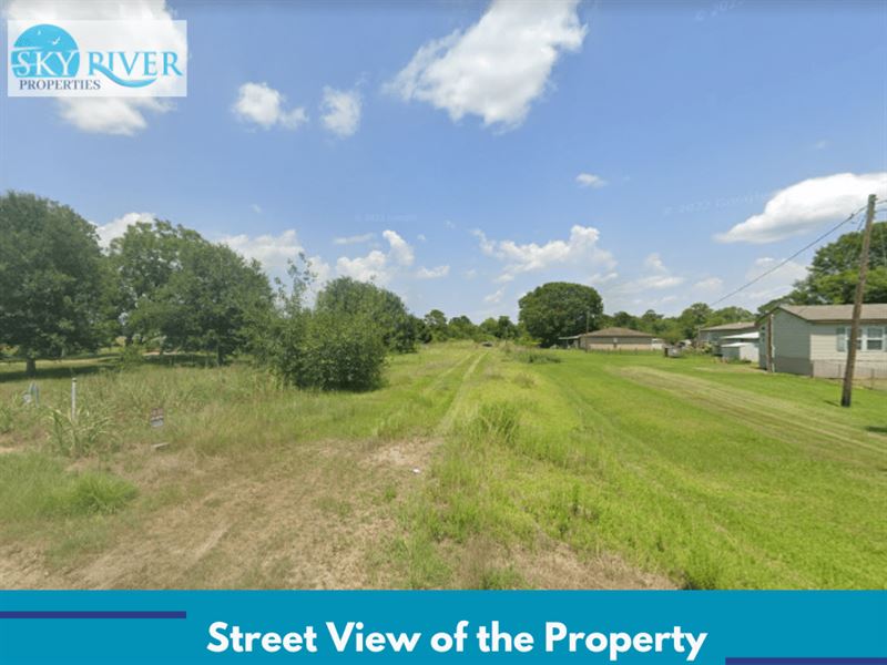 2.32 Acres, Wide Space Lot : Hamshire : Jefferson County : Texas