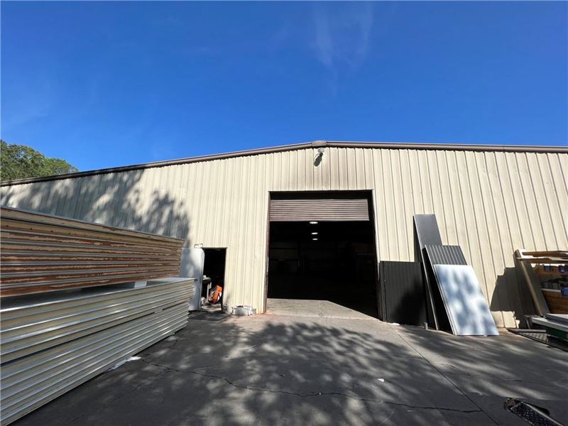 Industrial Building with Acreage : Cartersville : Bartow County : Georgia