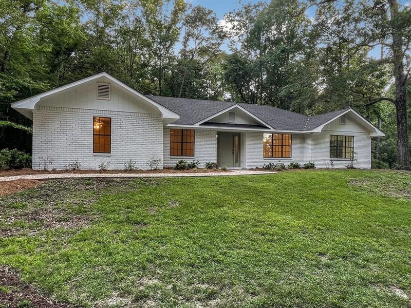 4 Br Country Home for Sale On 2 : McComb : Pike County : Mississippi