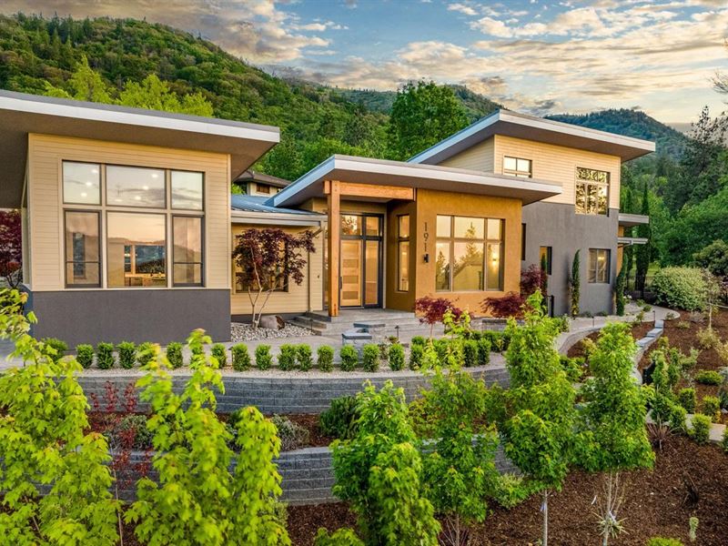 191 Birdsong Lane : Ashland : Jackson County : Oregon