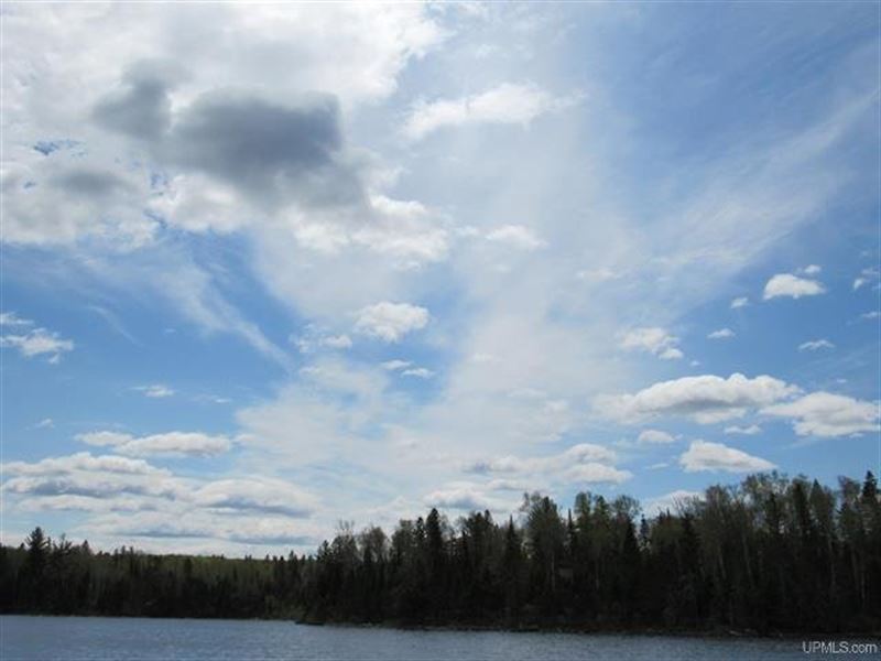 Secluded Private Lake Lot 50111160 : Michigamme : Baraga County : Michigan