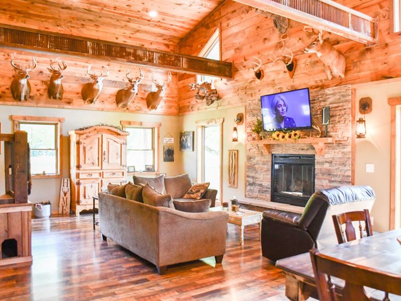 Home on 2.7 Acres : Rockport : Pike County : Illinois