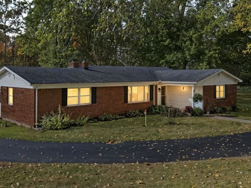 4 Bedroom 2 Bath Home on 1.5 Acres : Terre Haute : Vigo County : Indiana