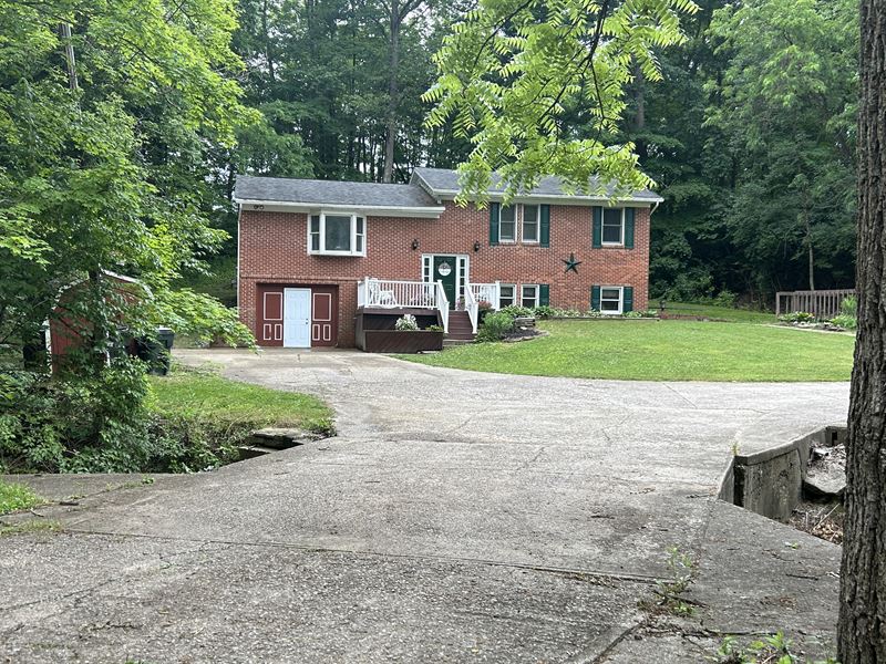 Cozy, Secluded, Country Living : Blanchester : Clermont County : Ohio