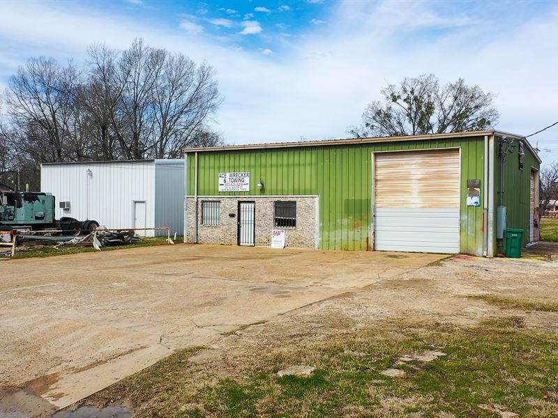 Popular Wrecker Service for Sale : New Boston : Bowie County : Texas